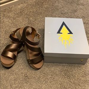 Volatile Women's Biloxi Strappy Sandals- Bronze